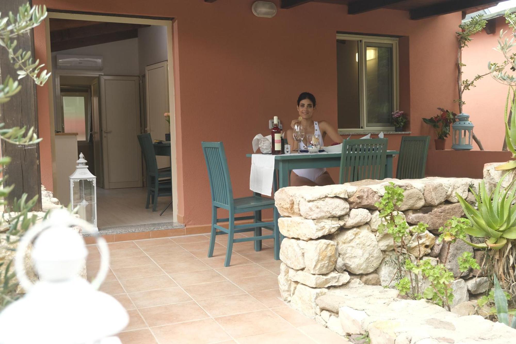 Villaggio Camping Torre Del Porticciolo Porto Conte Room photo